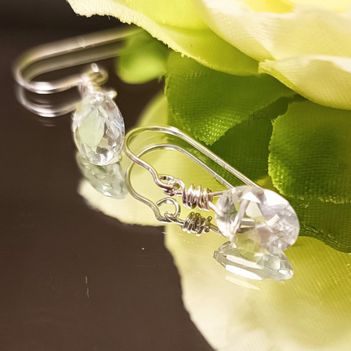 希少石の透明感に見惚れる。グリーンアメジストの神秘的な美しさ