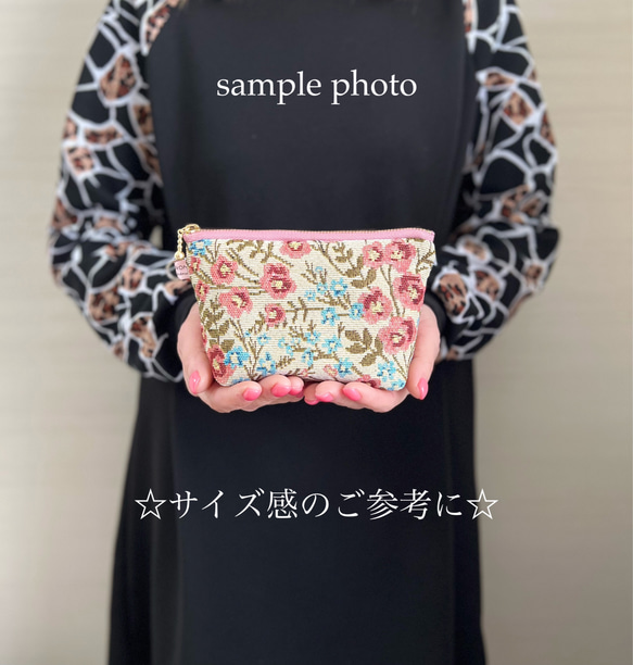 ナチュラルテイスト☆インド刺繍×帆布☆コンパクトサイズ/マルチポーチ 6枚目の画像
