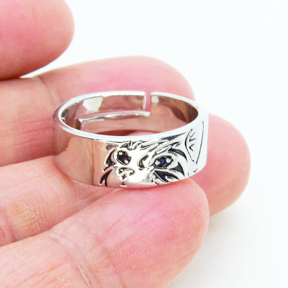 【再々販】シルバーカラー リアルな猫フェイスのリング 指輪 ブルージルコン フリーサイズ メンズ レディース 3枚目の画像