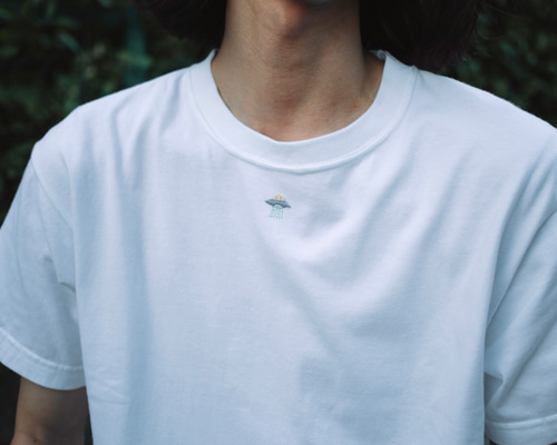 WT11 GUCCI Tシャツ UFO レインボー 龍 刺繍 古着 WT11 GUCCI Tシャツ UFO レインボー 龍 刺繍 古着 - メルカリ