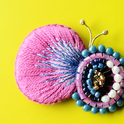 &lt;永恆的蝴蝶～Irodol Butterfly Accessories～&gt;刺繡胸針“紫×藍” 第2張的照片