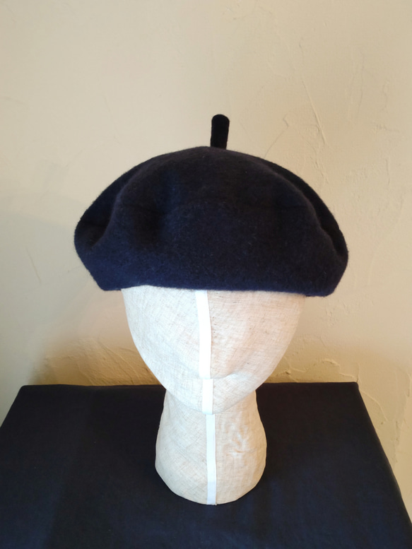 frannel beret re wool navy　～再生ウールを使用した、軽くて柔らかな深いネイビーのベレー帽～ 8枚目の画像