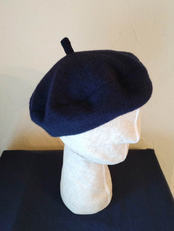 frannel beret re wool navy　～再生ウールを使用した、軽くて柔らかな深いネイビーのベレー帽～ 9枚目の画像