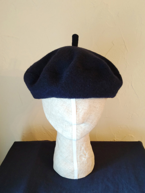 frannel beret re wool navy　～再生ウールを使用した、軽くて柔らかな深いネイビーのベレー帽～ 11枚目の画像