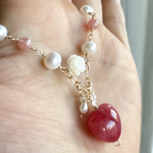 薔薇色♡ロードナイトとパール・天然石ビーズのブレスレット 薔薇色♡ロードナイトとパール・天然石ビーズのブレスレット