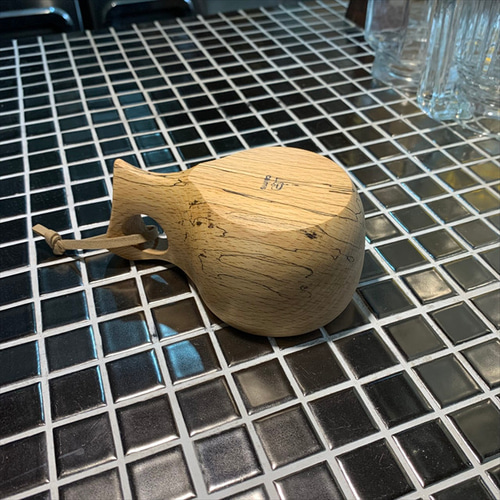 ククサ 木製マグカップ 1点モノ 天然無垢のブナ/ビーチ材 内面合成漆