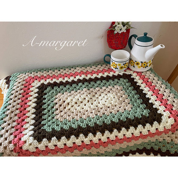レトロなお色の手編みマルチカバー カーペット・絨毯・ラグ・マット A