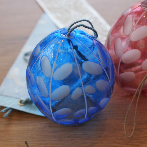 吹きガラス風鈴 空の蒼色 草の実柄 風鈴 Glass rico 通販 16429908