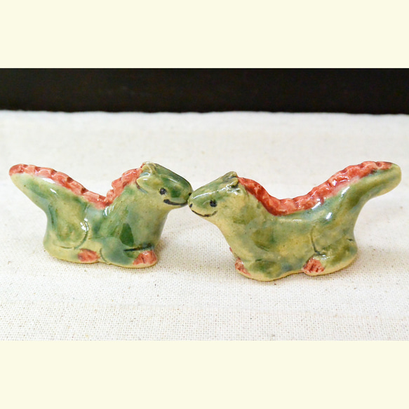 ドラゴン 箸置き 『2個セット』 緑の竜・龍 置物 手作り陶芸・陶器