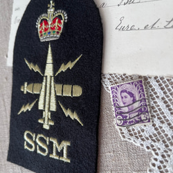 英国で出会った♪ ヴィンテージ  金糸刺繍　英国海軍/王冠のエンブレム /ワッペン ロイヤルネイビー 3枚目の画像