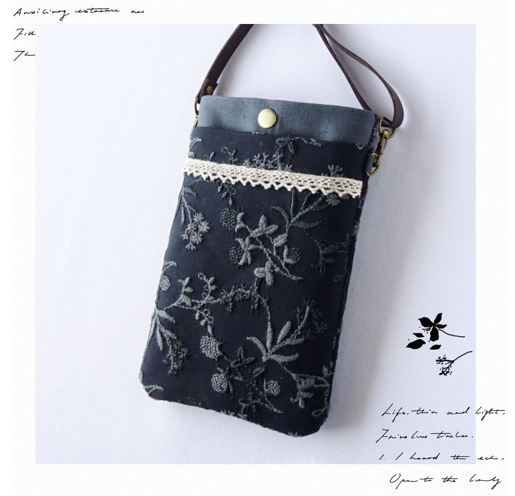 リクエスト＊ロラライハリス♡一面シルバーライン刺繍サコッシュ♡スマホポーチ♡ スマホポーチ サコッシュ ロラライハリス