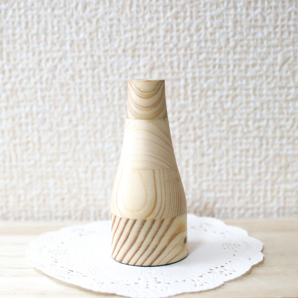 《ju3》木製の一輪挿し(花瓶) ミニ *  ちょこんと可愛い手の平サイズ・重り入り 3枚目の画像