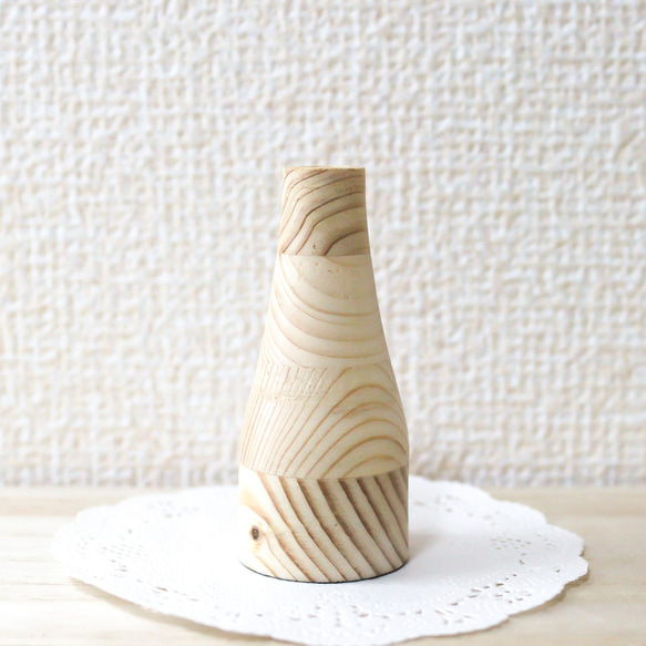 《ju3》木製の一輪挿し(花瓶) ミニ *  ちょこんと可愛い手の平サイズ・重り入り 2枚目の画像