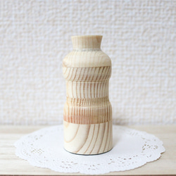 《ju4》木製の一輪挿し(花瓶) ミニ *  ちょこんと可愛い手の平サイズ・重り入り 2枚目の画像