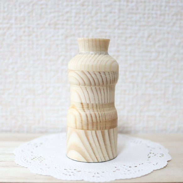 《ju4》木製の一輪挿し(花瓶) ミニ *  ちょこんと可愛い手の平サイズ・重り入り 3枚目の画像