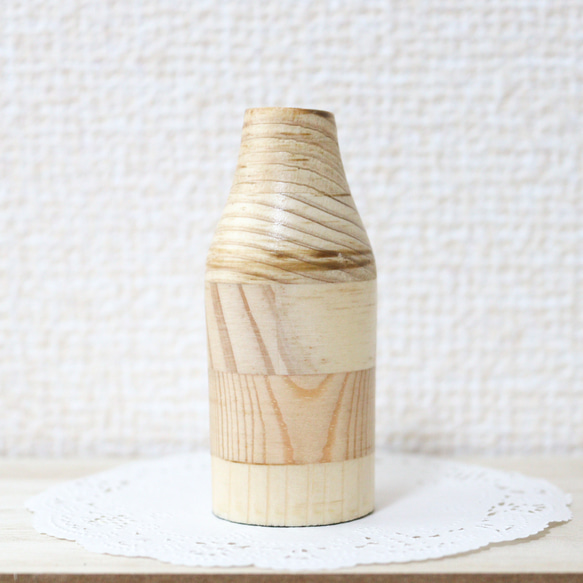 《ju6》木製の一輪挿し(花瓶) ミニ *  ちょこんと可愛い手の平サイズ・重り入り 2枚目の画像