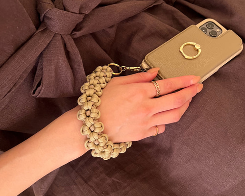 お花モチーフ✿パラコードで作るスマホストラップ/スマホショルダー