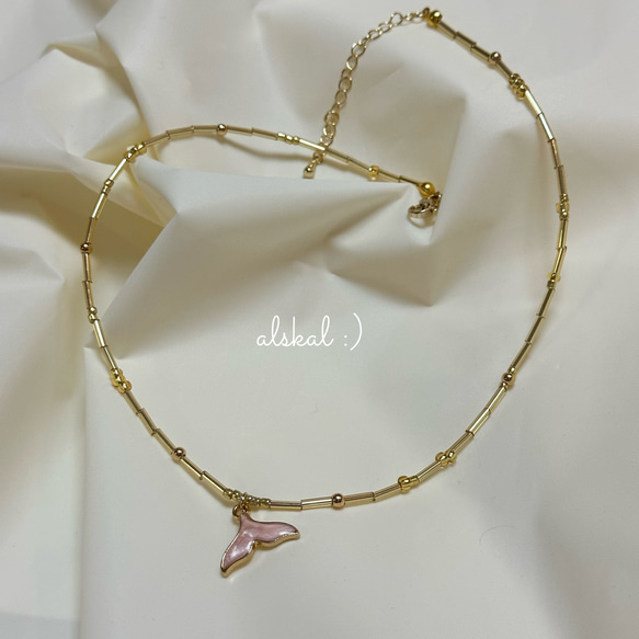 竹ビーズ チャームネックレス チョーカー ビーズネックレス 尾びれ