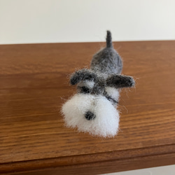 羊毛フェルト ミニチュアシュナウザー ハンドメイド犬置物 2枚目の画像