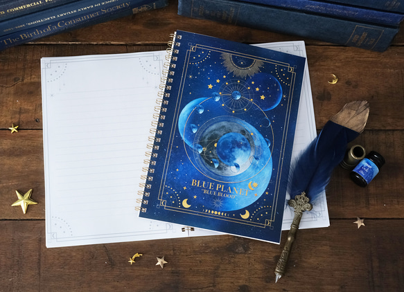 魔法の本のようなノート 青の惑星 "BLUE PLANET" リング綴じノート 1枚目の画像