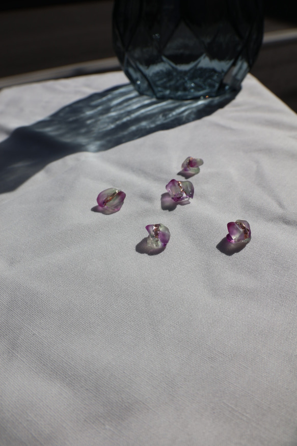 紫陽花鉱石のボディピアス（マット仕上げ） つけっぱなしOK✨ ゲージ選択 シャフト選択 小さいピアス プレゼント　軟骨 1枚目の画像