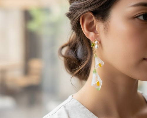 カラー リリー 〜磨りガラス風】レジン ピアス／イヤリング フロスト