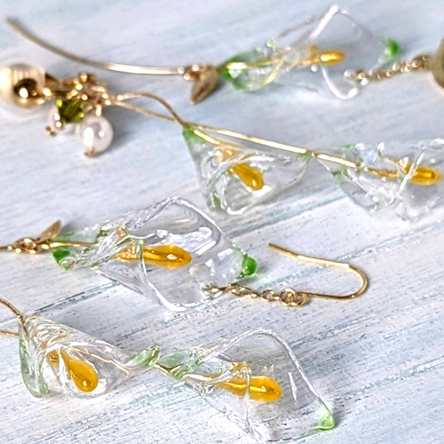 カラー リリー 〜 クリア 】レジン ピアス／イヤリング ピアス（フック