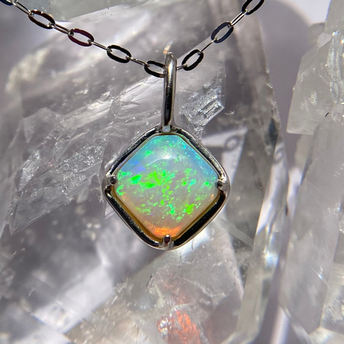 Pt900オパールネックレス