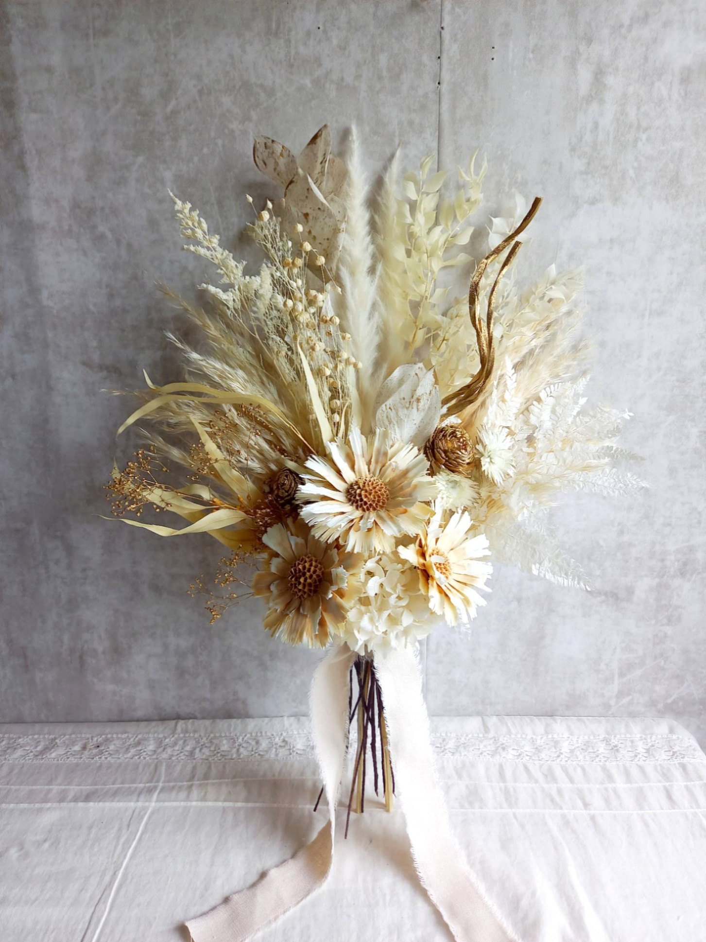『再再販』リペンス・ロゼッタのホワイトゴールド☆*°スワッグ✿ブーケ　ドライフラワー　プリザーブドフラワー　ウェディング