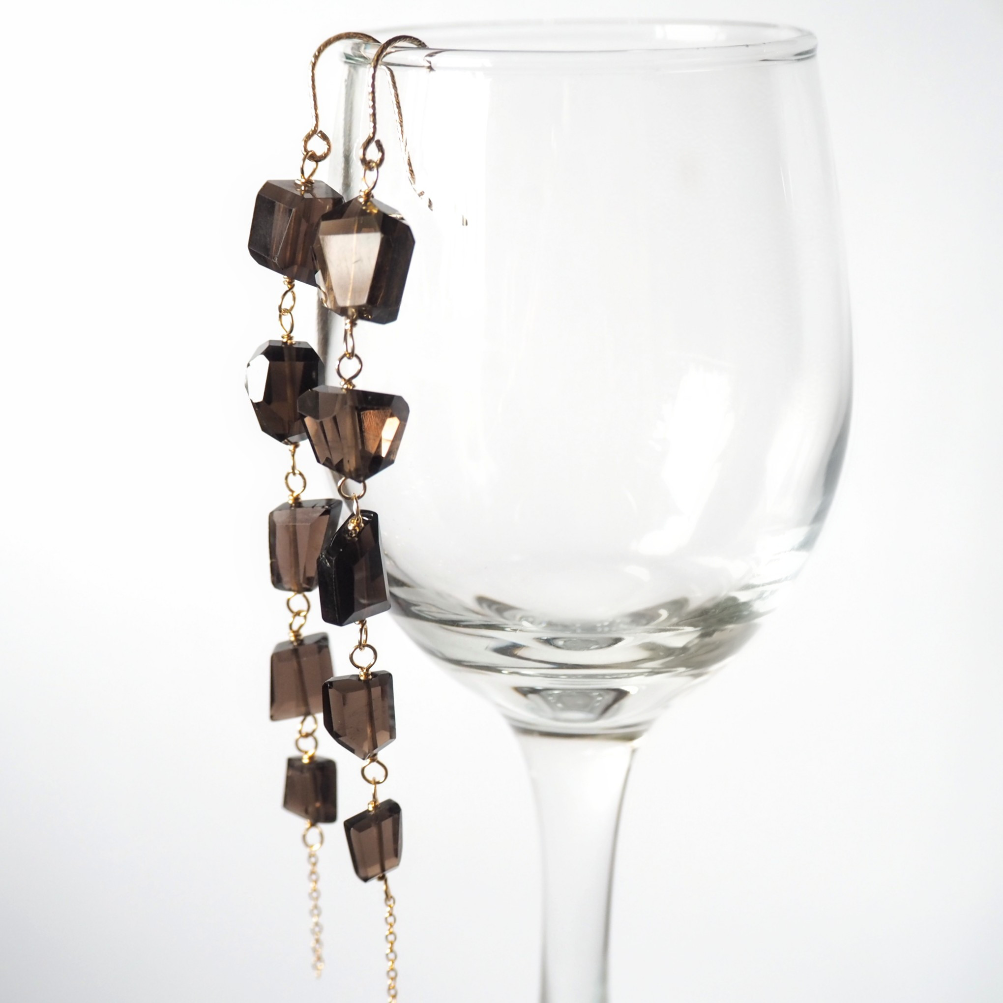 《スモーキークォーツのロングピアス》