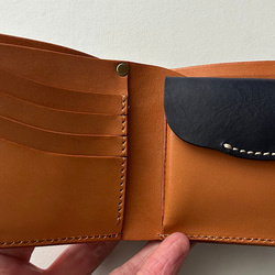 日本製オールレザーの二つ折り財布 3枚目の画像