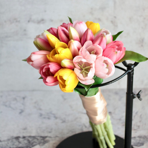 【ウェディングブーケ】オーダー商品　前撮り用　ミックスカラーチューリップのウェディングブーケ 20枚目の画像