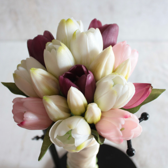 【ウェディングブーケ】オーダー商品　前撮り用　ミックスカラーチューリップのウェディングブーケ 8枚目の画像