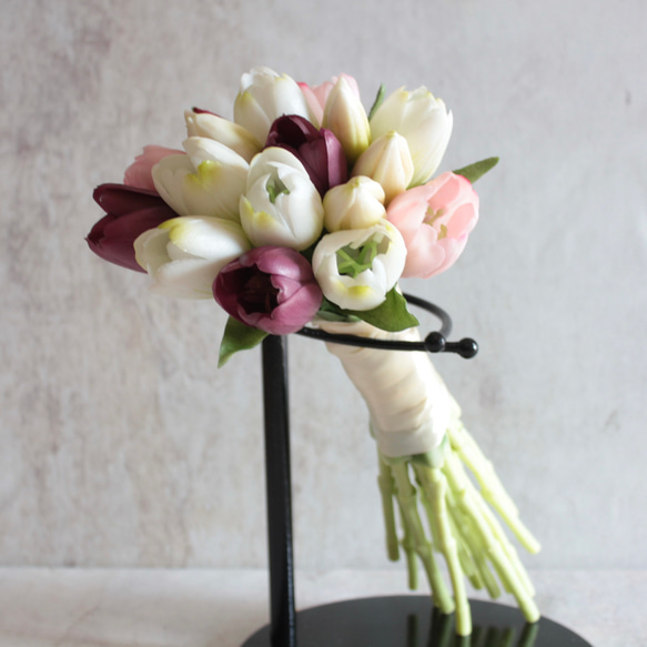 【ウェディングブーケ】オーダー商品　前撮り用　ミックスカラーチューリップのウェディングブーケ 12枚目の画像