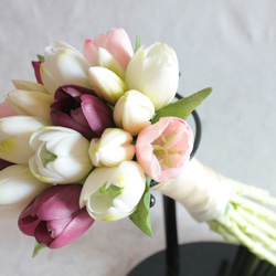 【ウェディングブーケ】オーダー商品　前撮り用　ミックスカラーチューリップのウェディングブーケ 7枚目の画像