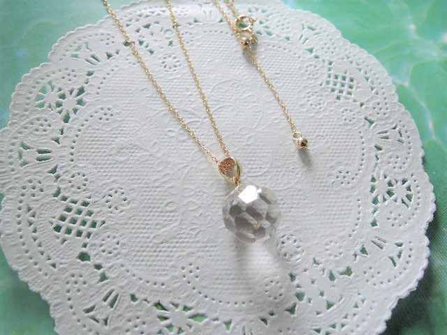 （410）『バッキーボール』ラウンドカットペンダント☆12mmAAA＋＋クリスタル14KGFネックレス。・。・(^^♪