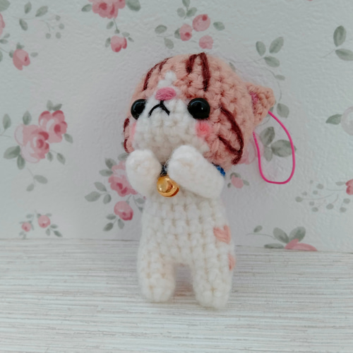 ハートな仔猫　猫　手編み　あみぐるみ　ストラップ
　
　あみぐるみ　ストラップ ハートな仔猫 猫 手編み あみぐるみ ストラップ あみぐるみ