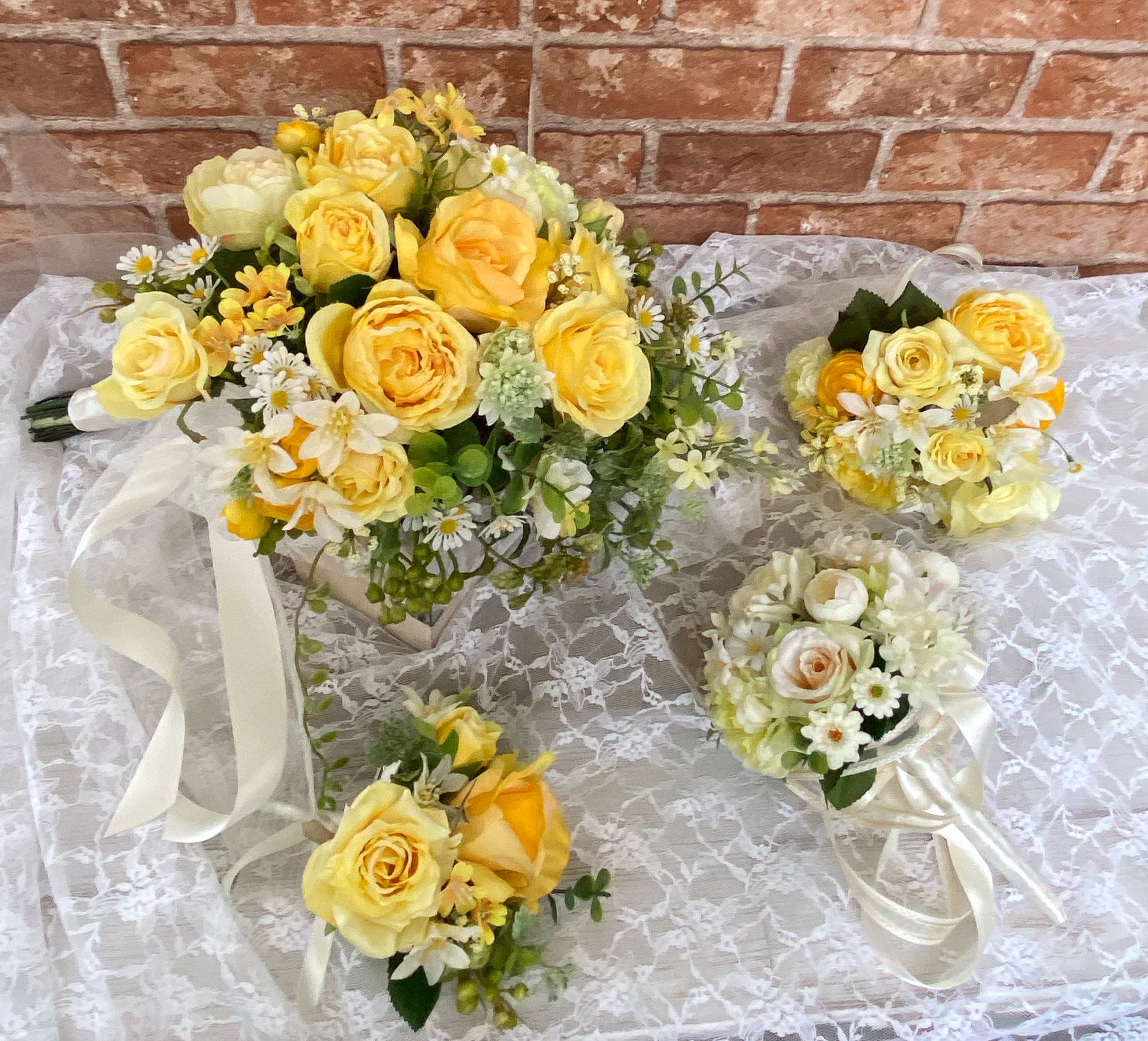 レモンイエローのブーケ(ブートニア付き) - fastbiz.gustavohenrique  