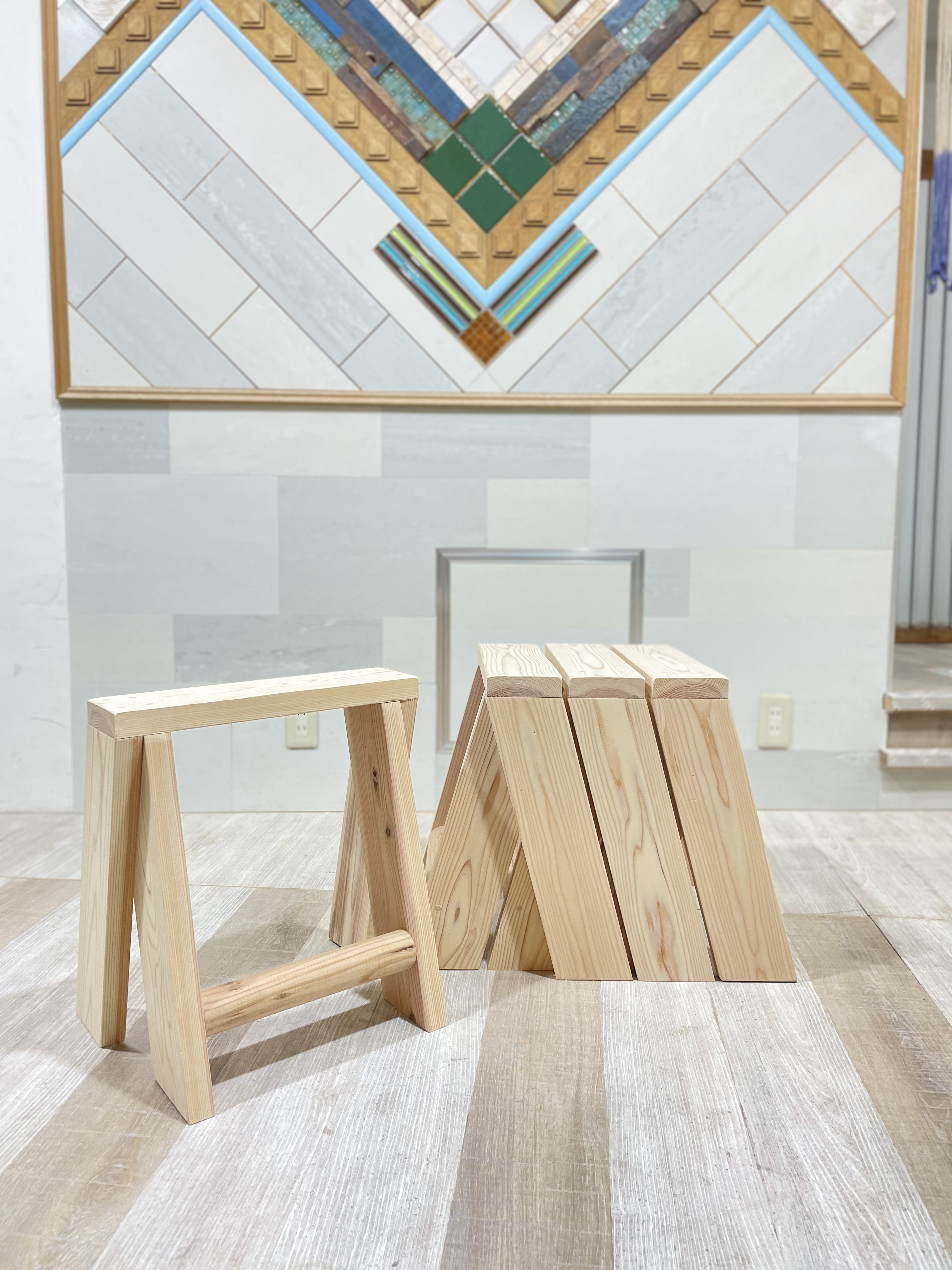 無垢板の1人掛けベンチ(スタッキング4脚セット) 無塗装タイプ