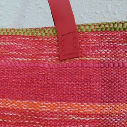 手織(綿とシルク、裂き織り)トートバッグ　  ファスナー34cm　 表：手織、綿とシルク　裏：綿100％ 4枚目の画像