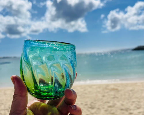 エメラルドグリーンのガラスプレート7枚 エメラルドグリーンのガラスプレート7枚 エメラルドグリーンのガラス