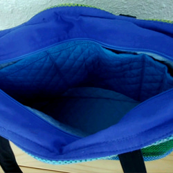 手織トートバッグ　緑色と水色　(綿とシルク、裂き織り)、ファスナー34cm　 表：手織布　裏：綿100％ 6枚目の画像