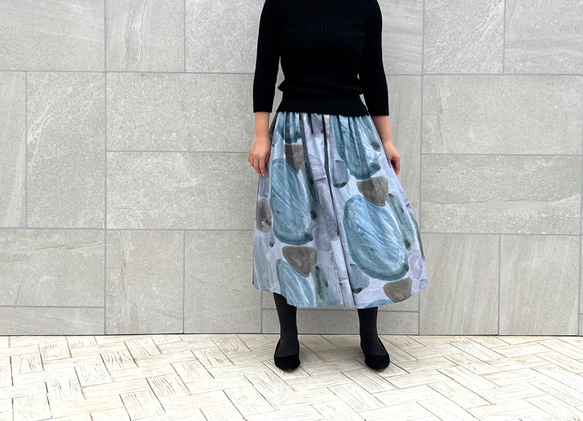 デザイナーズテキスタイルのギャザースカート　ストーン 2枚目の画像