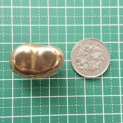 No.183  金の豆 帯留め・マグネットブローチ ビーンズ ゴールド gold bean 縁起物 ラッキーアイテム 4枚目の画像