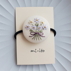 刺繍ヘアゴム　no.496　くるみボタン　《送料無料》 1枚目の画像