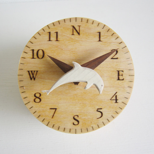 ドルフィンの羅針盤卓上時計 1枚目の画像