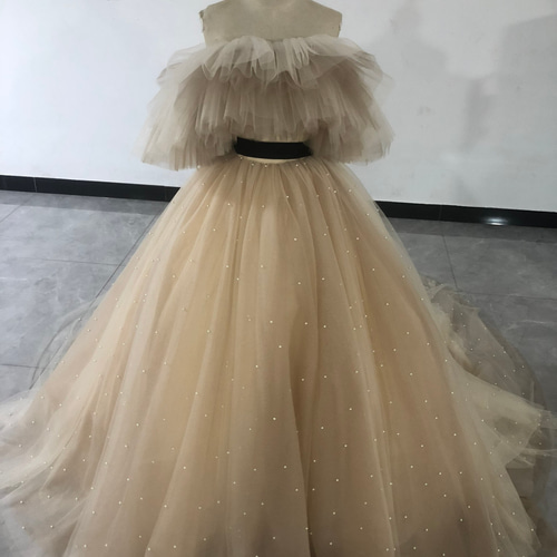 人気上昇！ ウェディングドレス 薄シャンパンの色 ベアトップ 編み上げ  