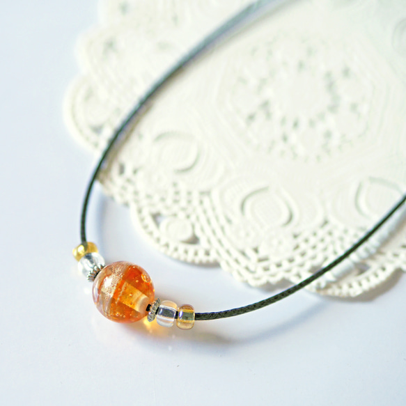 夕焼け空 オレンジの泡玉 ガラス ネックレス *とんぼ玉* 2枚目の画像