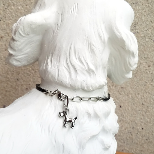 インディゴブルー♪犬用ネックレス♥陶製ビーズ（古代呉須）♥ブラック革紐チョーカー【ママとお揃いネックレス】 3枚目の画像