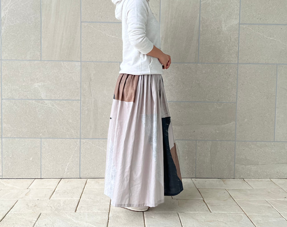 デザイナーズテキスタイルのギャザースカート　ブラウンパネル 3枚目の画像